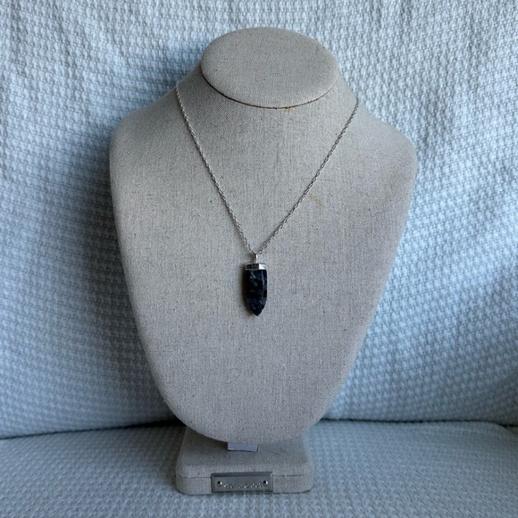 Stella & Dot Jewelry - Stella and Dot Silver and Black Pendant Necklace